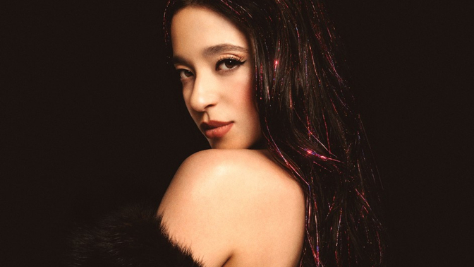 Anora – trend hair tinsel
