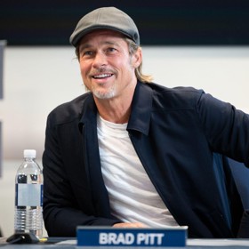 Herec Brad Pitt je sice sexsymbolem, ale také si zadělal na spoustu průšvihů. Vidět jste ho mohli ve filmech Sedm, Mr. & Mrs. Smith nebo Hanebný Pancharti.