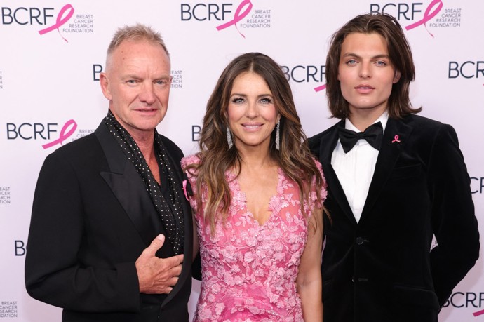 Zpěvák Sting (na snímku s modelkou Liz Hurley a jejím synem Damianem) investuje do vzdělání svých šesti dětí, jejich další život už ale ze svého financovat nehodlá.