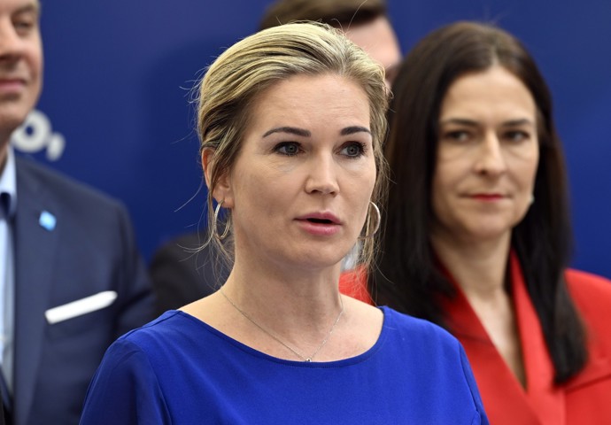 Poslankyně SPD Marie Pošárová natočila video, ve kterém se pustila do Andreje Babiše. Podle ní nápad s prodejem Explosie nedává smysl. 