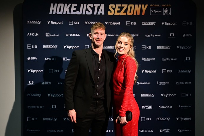 Červenka a Pecháčková na předávání cen Hokejista sezony.
