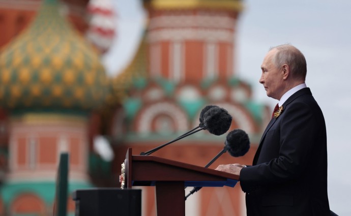 Ruský prezident Vladimir Putin vystoupil na Rudém náměstí v Moskvě. 