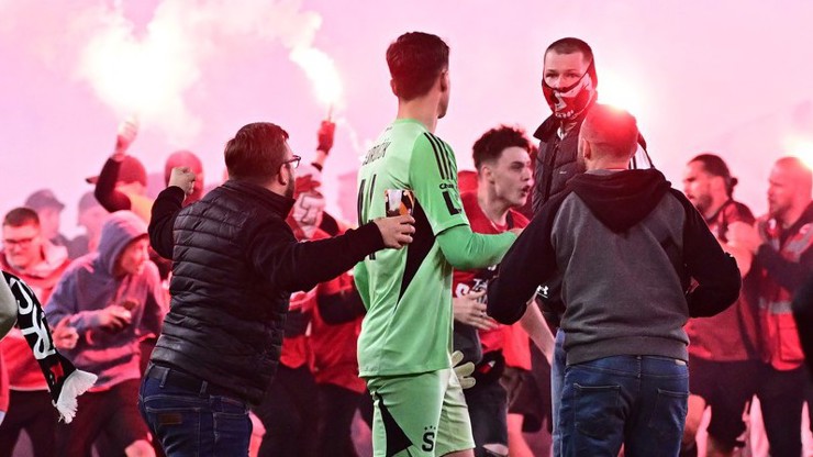 Tribuna Sever napadla Jakuba Surovčíka.