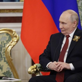 Vladimir Putin je v nelehké situaci. 
