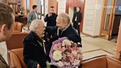 FOTO: Vladimir Putin se setkal se svou bývalou třídní učitelkou.