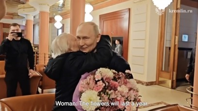 FOTO: Vladimir Putin se setkal se svou bývalou třídní učitelkou.