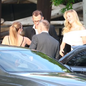 Miliardář Daniel Křetínský přišel s misskou Marií Jedličkovou.