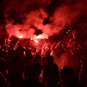 Násilnosti v Paříži po sobotním vítězství fotbalového klubu Paris St. Germain.