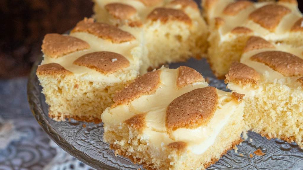 Prosedlá buchta neboli prošívaná deka: Hrnkový recept na retro stálici českých plechů Prosedlá buchta neboli prošívaná deka: Hrnkový recept na retro stálici českých plechů