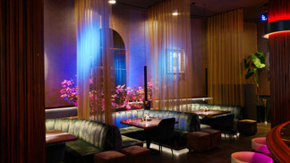 Originální interiér restaurace Fat Cat