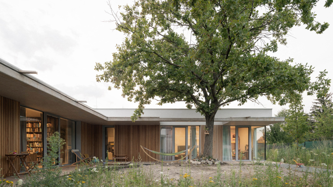 Architektonický zázrak: Jak dům v Záhorských Sadech spojuje přírodu s moderním bydlením
