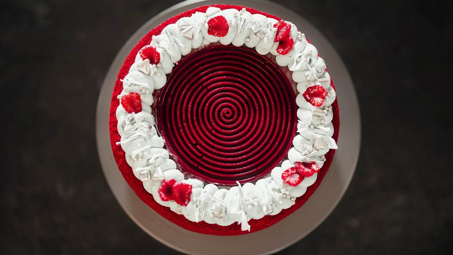 Odhalte tajemství dokonalého Red Velvetu: Nechte si vést ruku Šárkou Diváckou