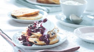 Recept: Ricottovo-tvarohové lívanečky s borůvkami