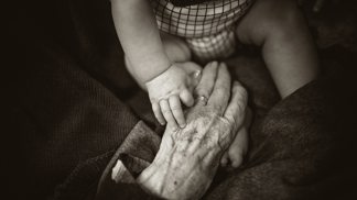 Komárkova nadace pomáhá seniorům
