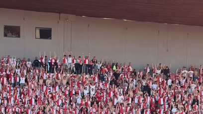 FOTO: Tomáš Souček kouká jak jeho dcera dává gól.