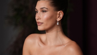Hailey Bieber
Hailey Bieber