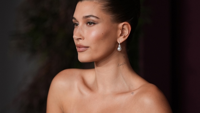 Hailey Bieber
