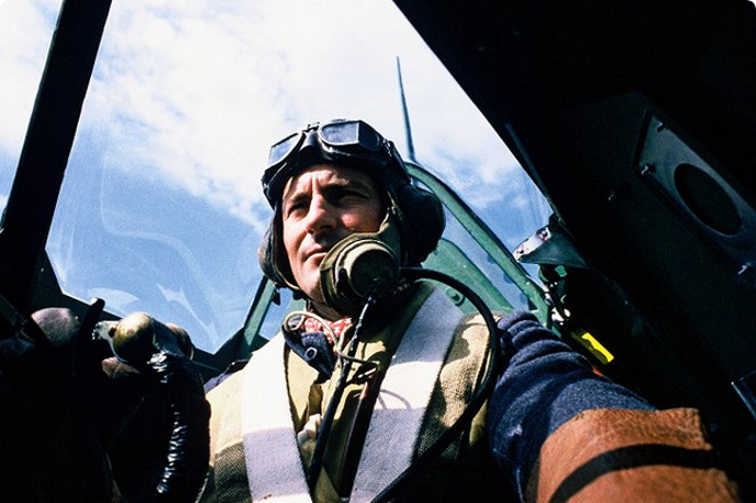 Jedním z důvodů, proč tento film Jan Svěrák natočil, byla touha zjistit, odkud se v lidech bere hrdinství. Na snímku Ondřej Vetchý.