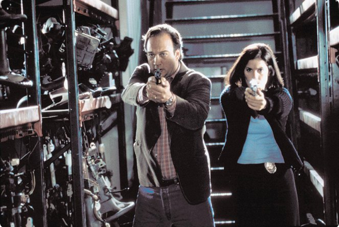 snímek z filmu K-9 2: Můj přítel se studeným čumákem