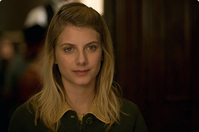 snímek z filmu Hanebný pancharti (Mélanie Laurent)