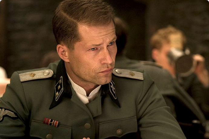 Film Hanebný pancharti, to je zobrazení druhé světové války podle režiséra Quentina Tarantina.
