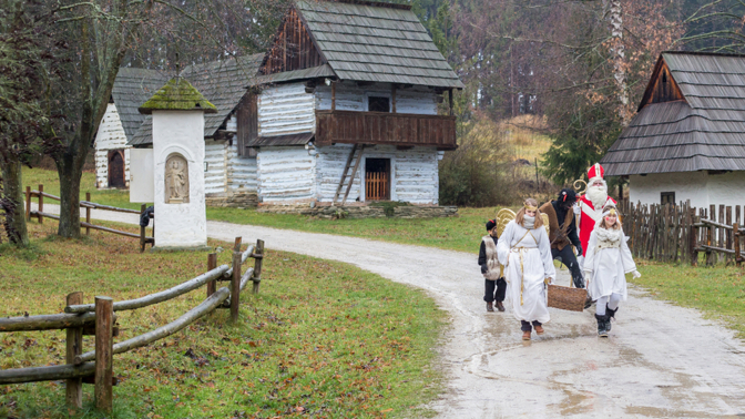 Mikuláš v českých vesnicích žije dál a jeho původ je zajímavější, než si myslíme