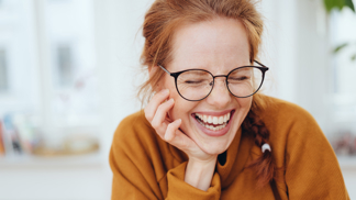 5 mýtů o vráskách, kterým stále věříme: Nesmát se není prevence, říká dermatolog Jan Kučera