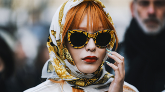 Oblíbený styl z 50. a 60. let se vrací. Skvěle se hodí k jarním outfitům. 
