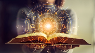 Týdenní horoskop od 15. do 21. prosince 2025: Lvi zrychlí, zato Raci konečně zvolní
