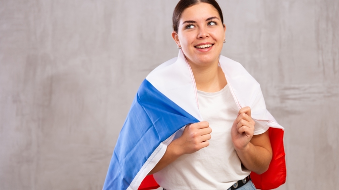 žena s českou vlajkou