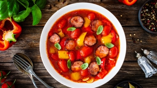Domácí recept na jemné zeleninové lečo.
Domácí recept na jemné zeleninové lečo.
