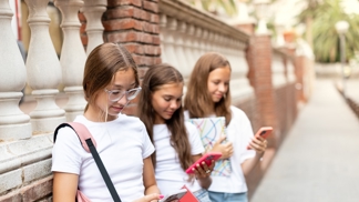 Zákaz sociálních sítí do šestnácti let: Je dobrý nápad odstřihnout teenagery od online světa?