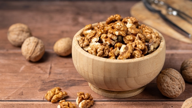 Vlašské ořechy nejen do cukroví? Tajný recept na zdraví a dlouhověkost