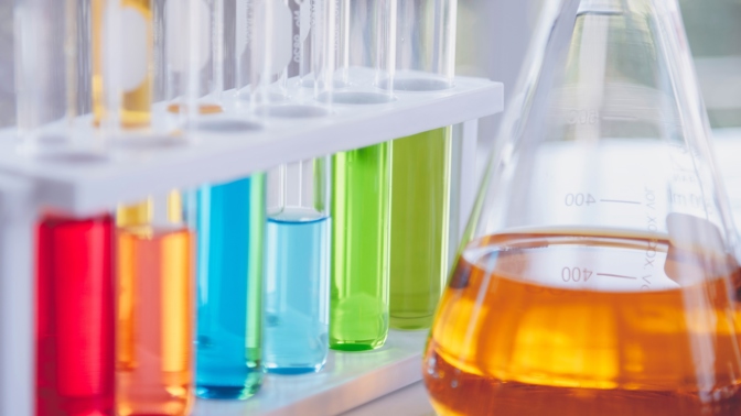 Kvíz z chemie: Jak dobře znáte značky prvků z periodické tabulky? Otestujte svou paměť