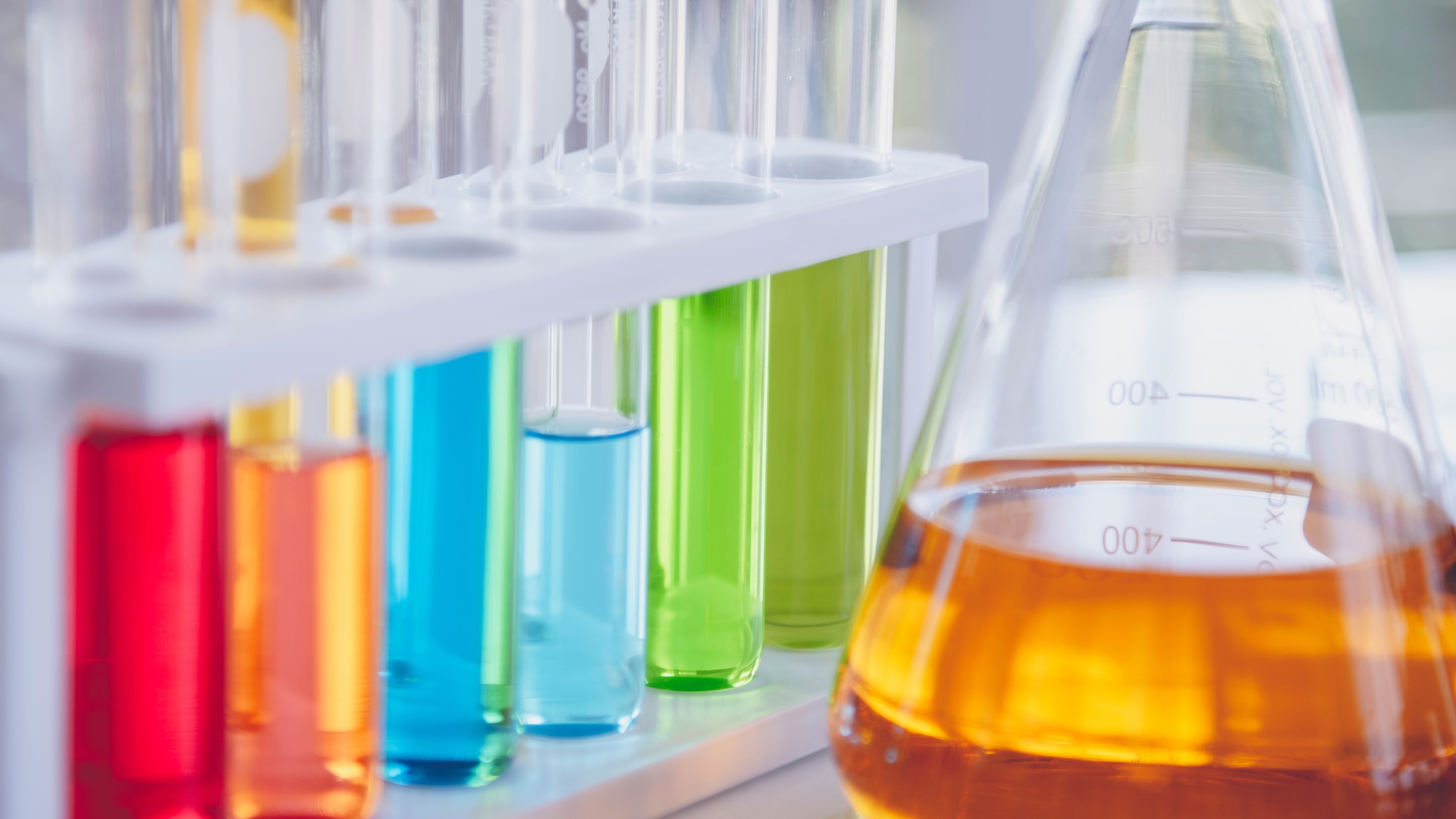 Kvíz z chemie: Jak dobře znáte značky prvků z periodické tabulky? Otestujte svou paměť