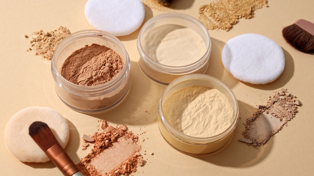 Návod na sametovou pleť bez pórů? Vyzkoušejte sypký minerální make-up. Ukážeme vám, jak na to