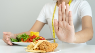 Nutriční terapeutka vyvrací nejčastější mýty o hubnutí, jeden z nich se týká i ovoce. Zbavit se kil navíc nemusí být trápení