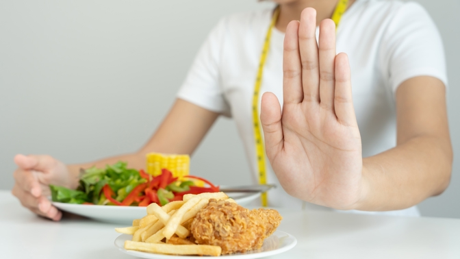 Nutriční terapeutka vyvrací nejčastější mýty o hubnutí, jeden z nich se týká i ovoce. Zbavit se kil navíc nemusí být trápení