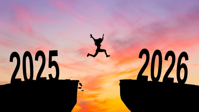 žena skáče z roku 2025 do 2026