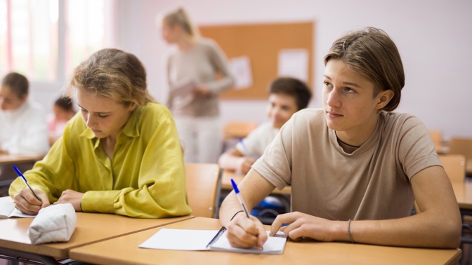 studenti ve škole
