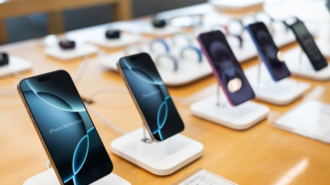 Apple je stále samá novinka. Co přinesl rok 2024/2025? Přehled iPhonů, MacBooků a dalších zařízení 