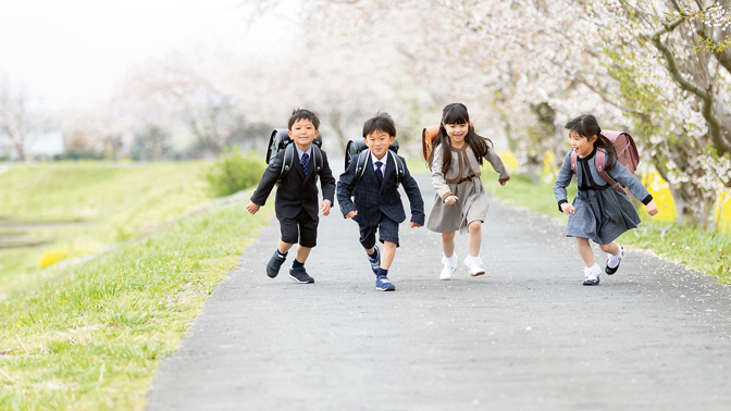 Kouzlo japonské výchovy: Děti nebývají rozjívené a ke starším chovají úctu. Inspirovat se můžou i čeští rodiče