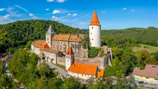 Tajemný Křivoklát: Hrad, kde se točí Zrádci, přitahoval krále, filmaře i milovníky lesa Tajemný Křivoklát: Hrad, kde se točí Zrádci, přitahoval krále, filmaře i milovníky lesa