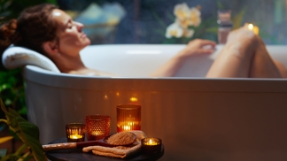 Podzim přirozeně vybízí k relaxaci a péči o tělo.
Podzim přirozeně vybízí k relaxaci a péči o tělo.