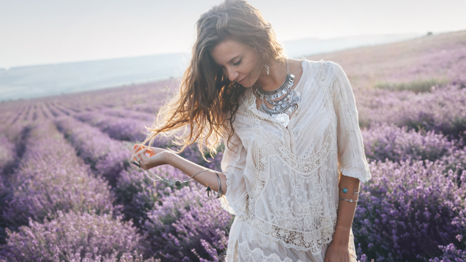 Boho styl oblékání zažívá v letošním roce po 20 letech velký comeback. 
