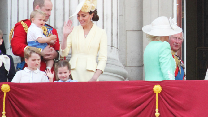 Princ George a princezna Charlotte rostou do krásy! Nyní se překvapivě objevili na vzpomínkové akci prince Philipa