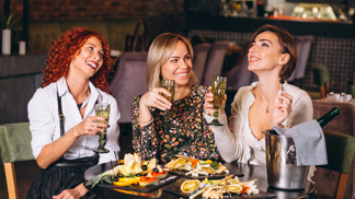 Ženy v restauraci Ženy v restauraci