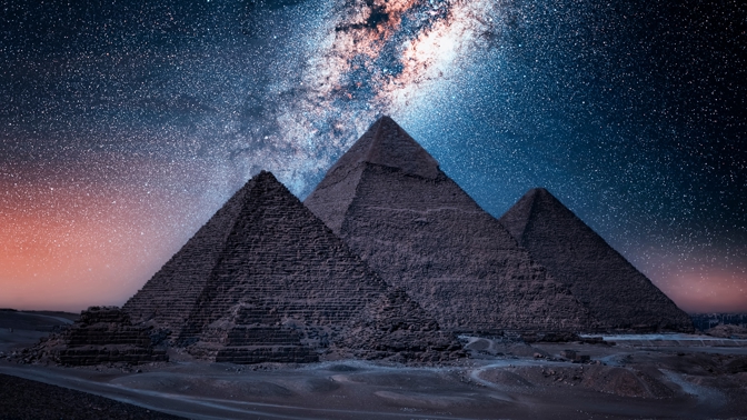 Pyramidy