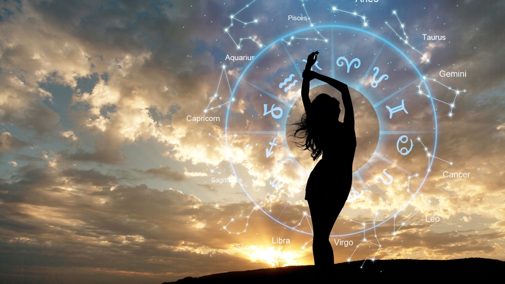 zodiac kruh a silueta ženy zodiac kruh a silueta ženy