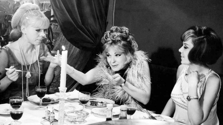 S Ivou Janžurovou a Jiřinou Jiráskovou ve filmu Světáci (1969).